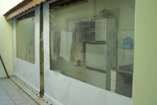 Aplicações do toldo retrátil cortina em residências e comércios