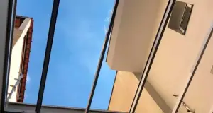 Cobertura de Policarbonato em São Paulo: Quando Esse Tipo de Cobertura Realmente Vale a Pena