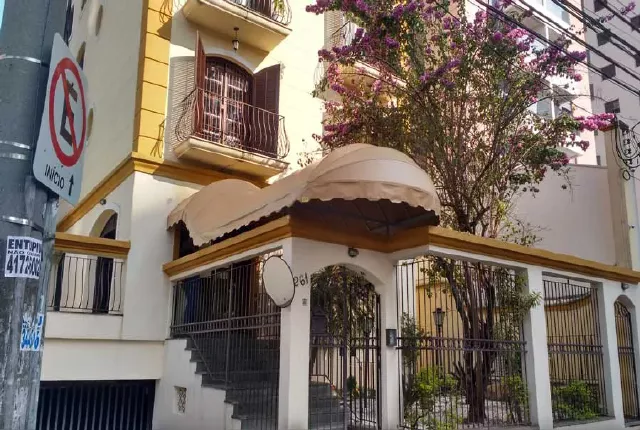 Toldo fixo de lona: Proteção contra sol e chuva com estilo