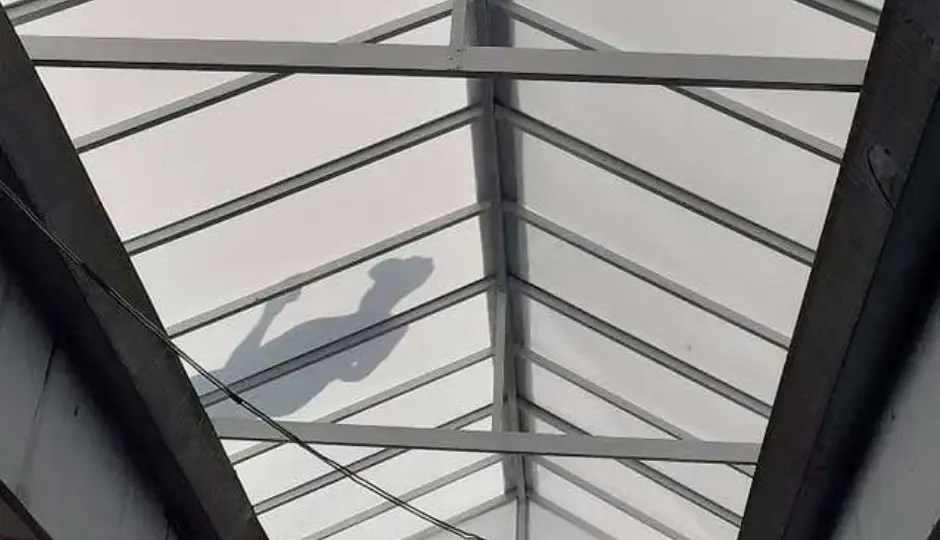 Cobertura Fixa de Policarbonato Compacto