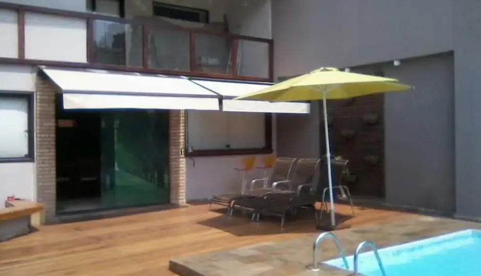 Toldo articulado